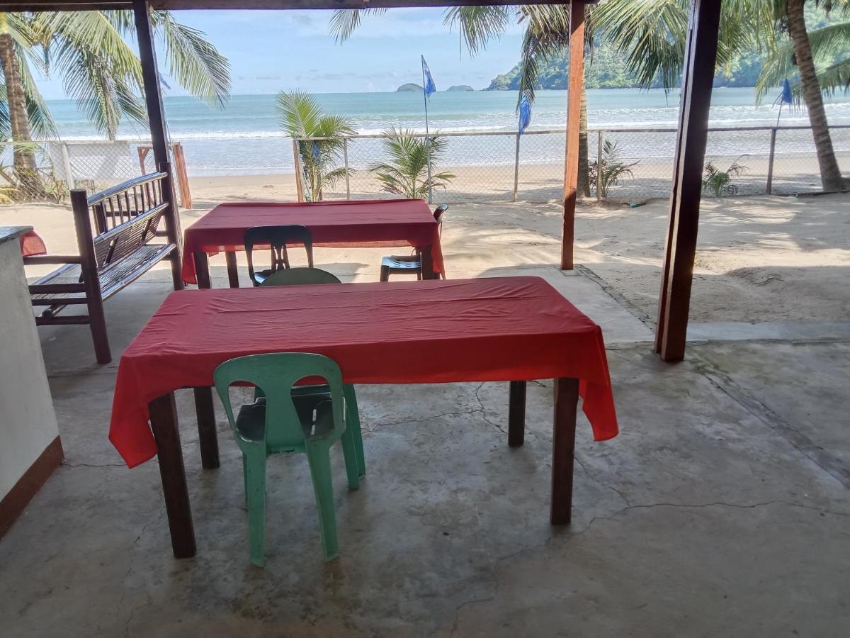 אל נידו Bucana Beachfront Guesthouse מראה חיצוני תמונה