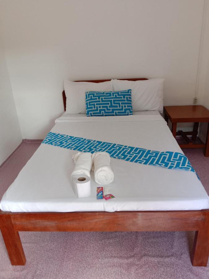 אל נידו Bucana Beachfront Guesthouse מראה חיצוני תמונה